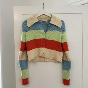 Kofta  - En kofta från Zara (en liten liten fläck framme) 