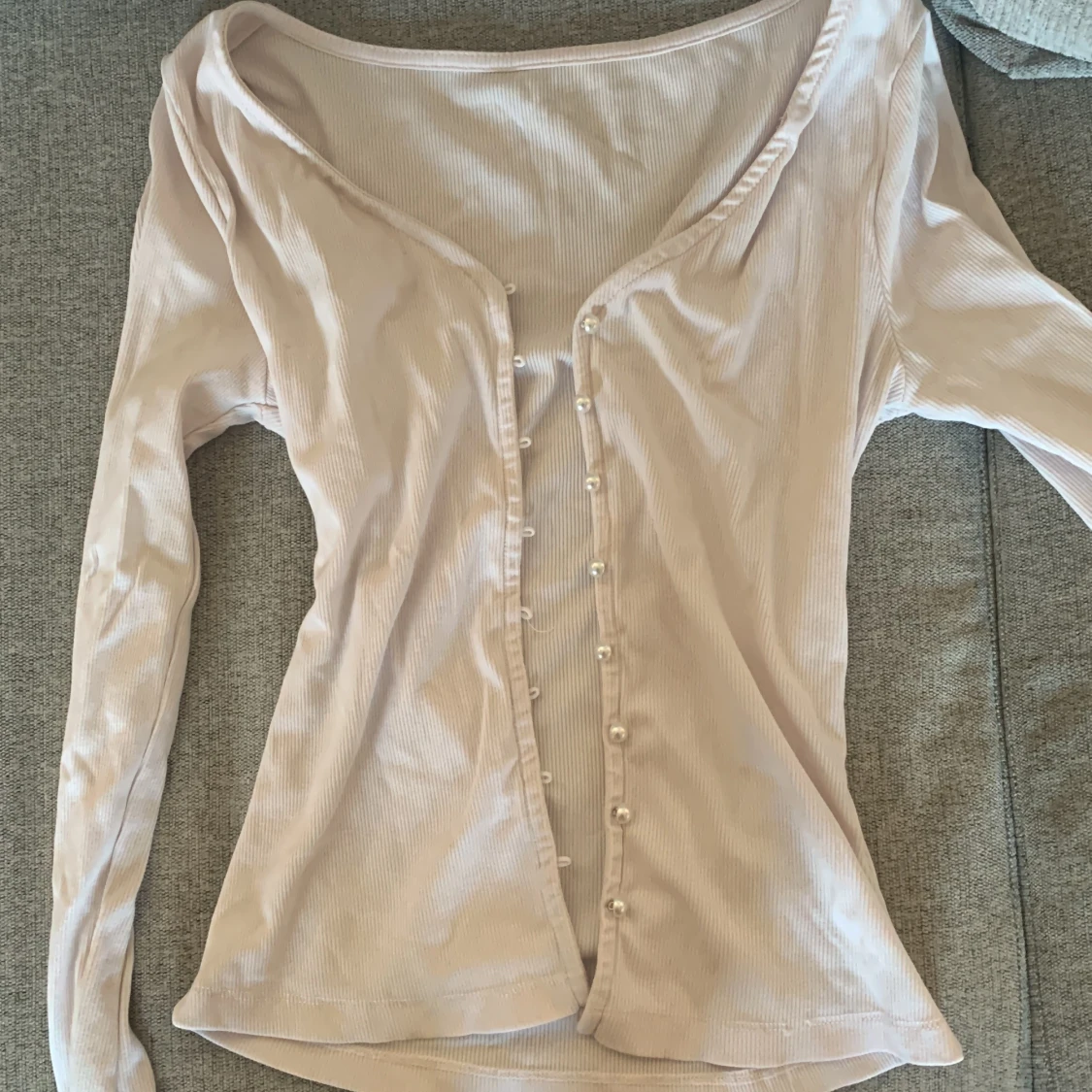 Söt blus/topp som inte riktigt kommit till användning 💜 - 90