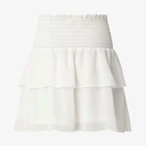 Chelsea kjol - Säljer den populära kjolen från chelsea 🩵 inga tecken på användning!