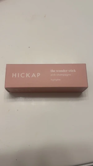 Hickap wonder stick - Säljer ett helt nytt o oanvänt highlight stick från hickap i färgen pink champagne 