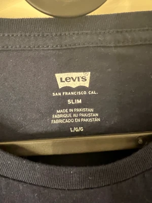 Levis t-shirt  - Levis t-shirt som knappt är använd