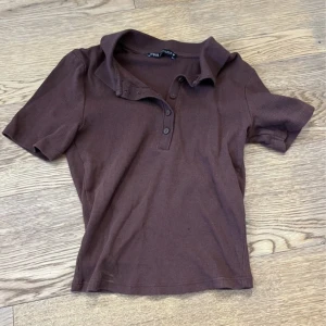 Piké t-shirt - Jätte fin t shirt endast använd 1 gång 