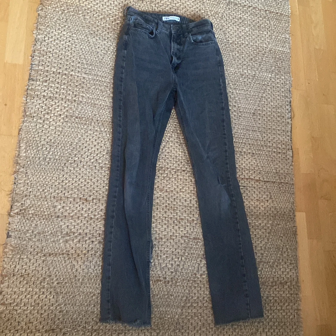 Svarta jeans