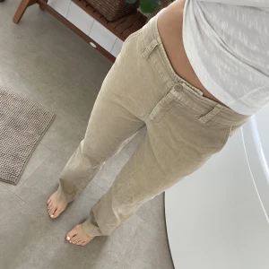 Manchester byxor  - Jäkligt snygga Manchester byxor, vintage vibe på de!💓 strl 38, men passar även 34 och 36! ☺️