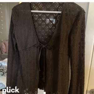 Brun tunnstickad Brandy kofta - Tunn och väldigt skön brun kofta. 