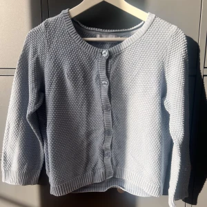 Trekvartsärmad kofta  - Snygg trekvartsärmad kofta från stockhlm!❤️‍🔥