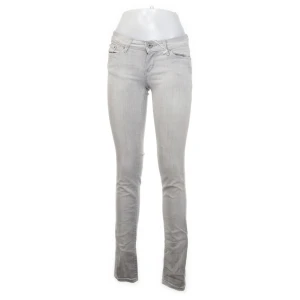 Levis jeans - Sjukt snygga Levis jeans som tyvärr e för små för mig!