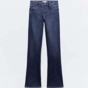 Snygga zara jeans, säljer då de blivit för små, bra skick😇