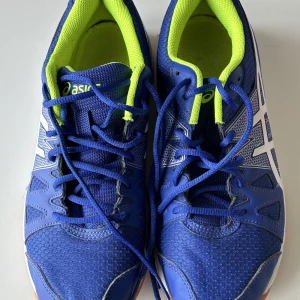 Gympaskor Asics - Oanvända Asics gympaskor