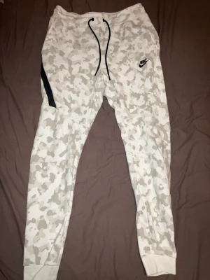 Nike Tech Fleece Joggers - Oanvänd