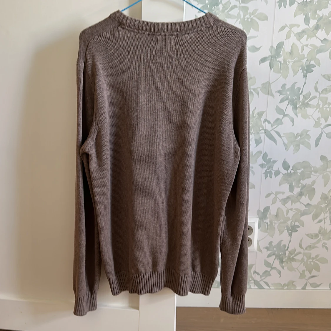 Stickad tröja L  - 90