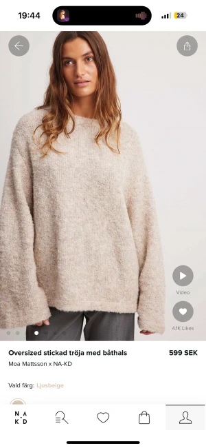 stickad tröja - stickad tröja från moa mattssons kollektion med nakd, använd en gång! säljer då den är för stor för mig ❤️köpt för 599, slutsåld på hemsidan! kan skicka fler bilder på privat. kan gå ner i pris vid snabb affär