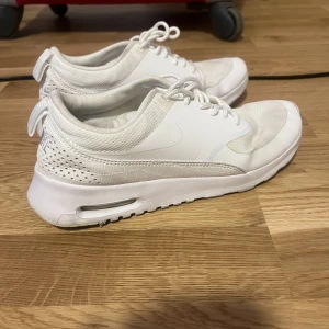 Nike skor vita  - Vita Nike skor stl 38