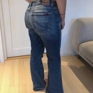 Low waisted jeans 