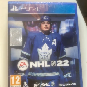 NHL 22 ps4 - Aldrig använt helt ny med plastet på 