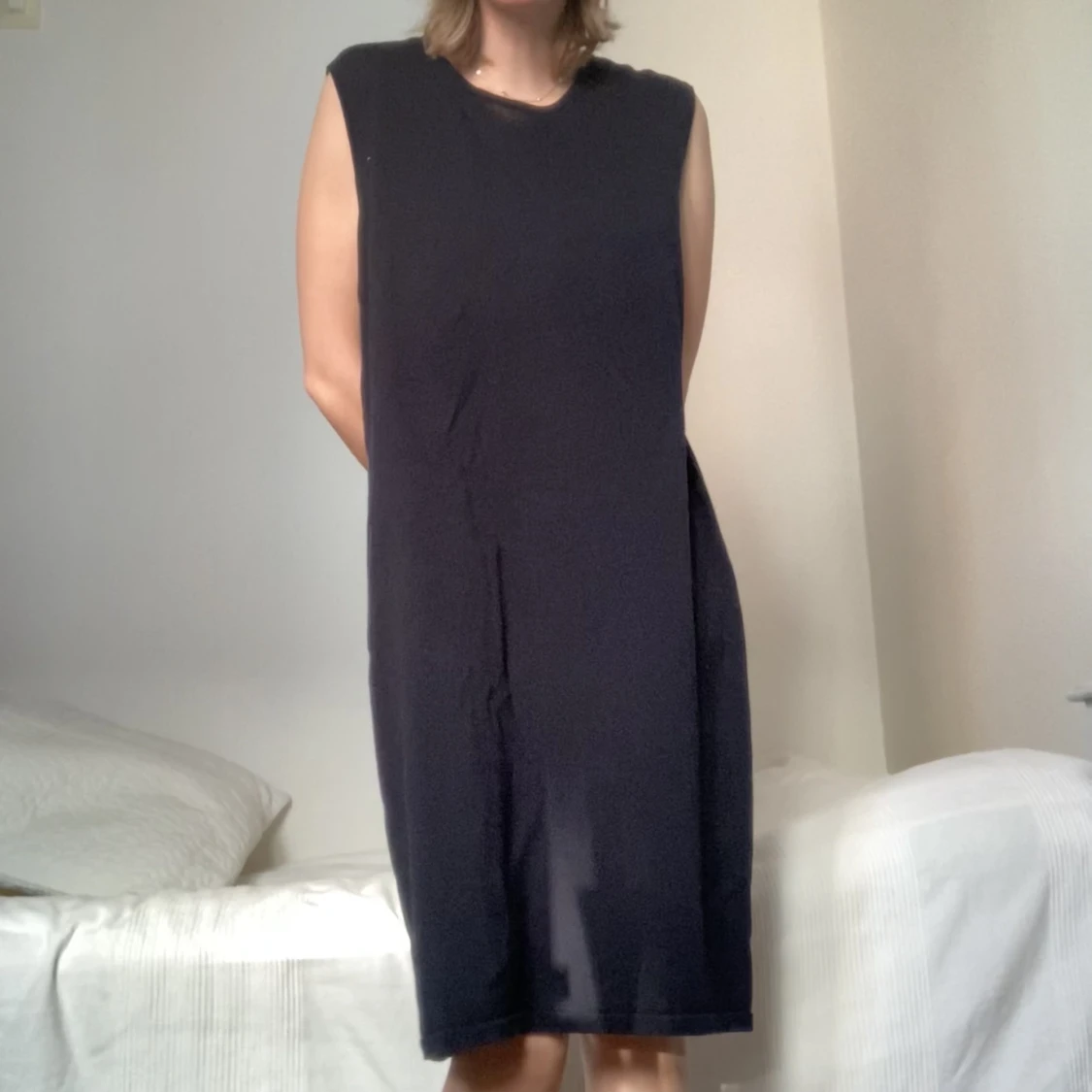 Svart ärmlös klänning 