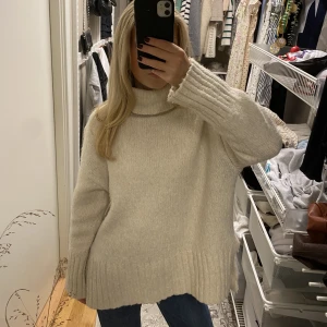 Stickad polotröja  - Stickad polotröja 