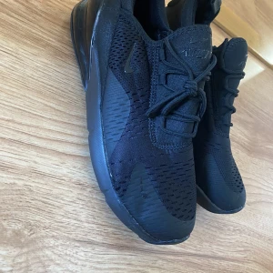 Nike 270  - Helt nya 270s fick dessa i present vill sälja dom snabbt pågrund av köp av vinterskor Snabbaffär!