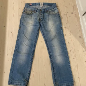 True religon jeans  - Tvär feta ljusblå true religon jeans. Skriv gärna vid frågor👍 