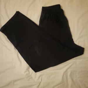 Polar surf pants - Lätt slitage men inga fläckar.