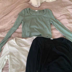 Snygga långärmade toppar - Toppar från shein. Jätte fina! Aldrig användt.