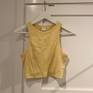 Gult linne H&M - Gult linne från H&M, använt endast några gånger! 💛