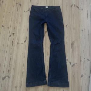 Twist & tango vintagejeans - Storlek 30 på taggen. Innebenslängden cirka 80 cm Midja 80 cm