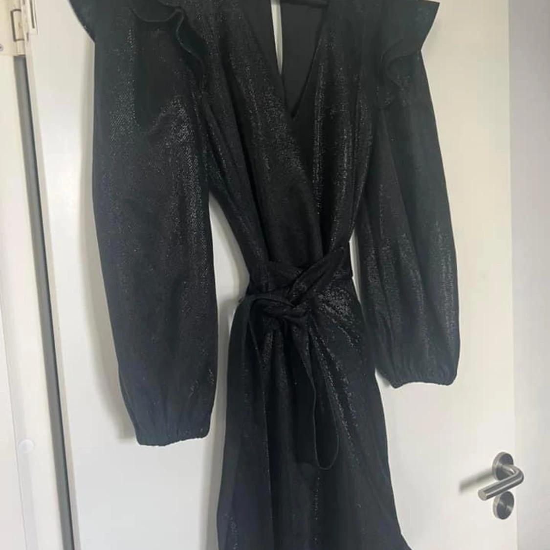 Adoore glitterklänning OBS SVART!! - 90
