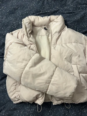 Jacka - Knappt använd