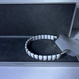 Armband ” Modern” Helt nytt stilrent armband finns nu inne