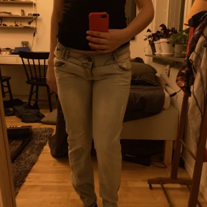 lågmidjade jeans - super snygga lågmidjade jeans!