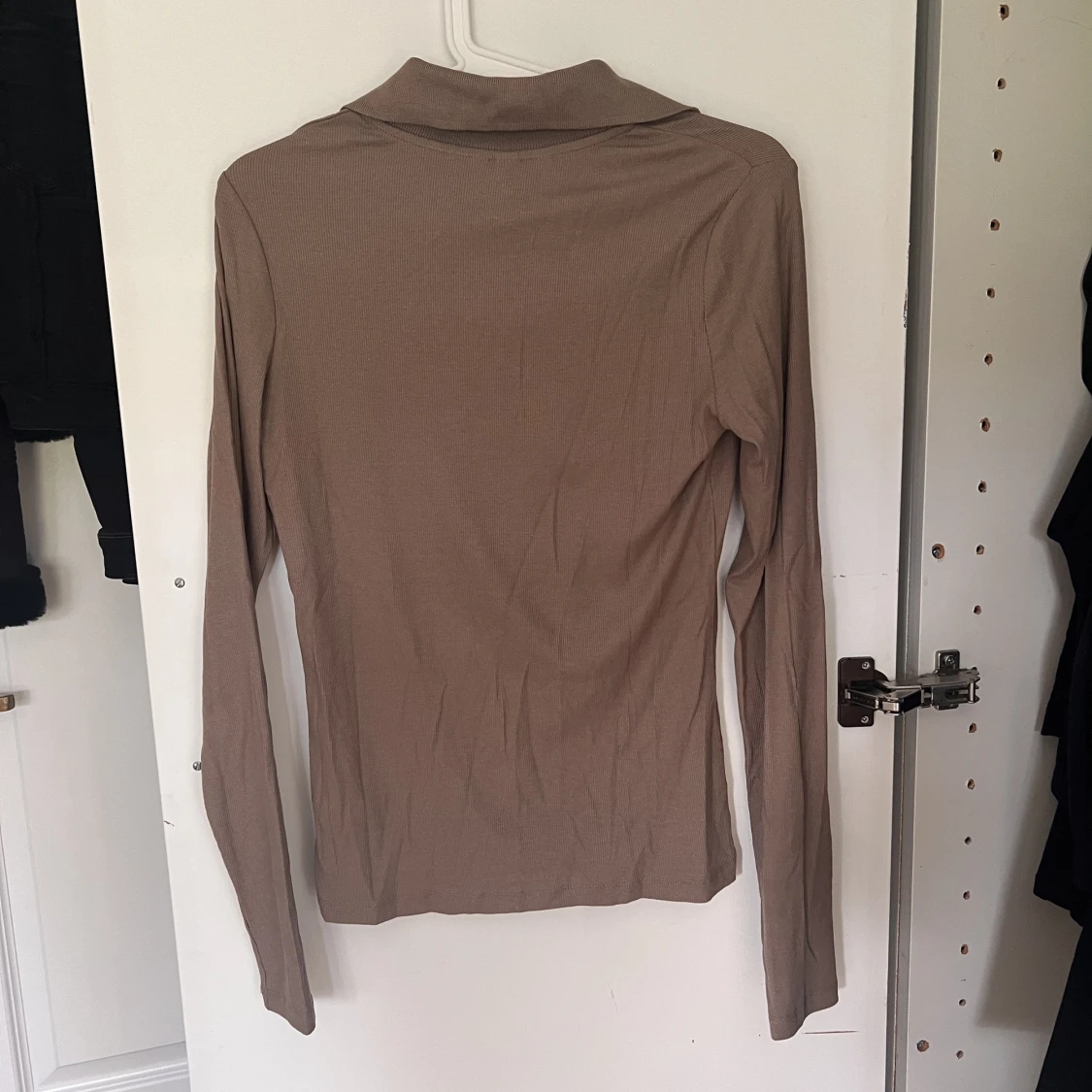 Beige topp med krage - 91
