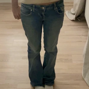 Ltb jeans - Jätte fina jeans nästan aldrig använda. Innerbensläng 77cm midjemått 80. Nypris 909kr