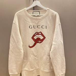 Gucci sweatshirt  Storlek: M ( passar M/L) Cond: 9/10   