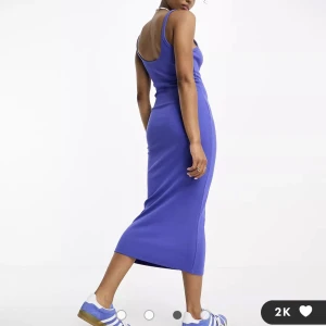 Oanvänd klänning  - Härlig blå klänning till sommaren  Ny med tagsen kvar. Har en i S och en i M  