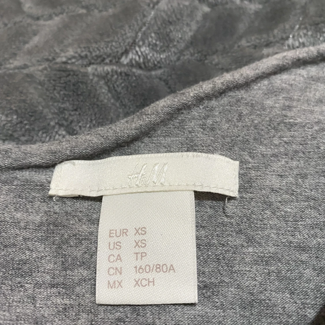 Grå omlott topp - 90