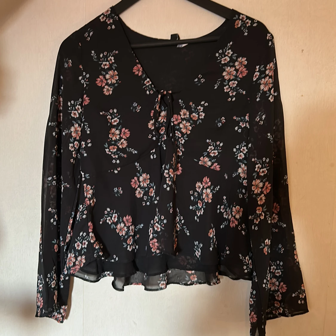 Blus med blommor - 90