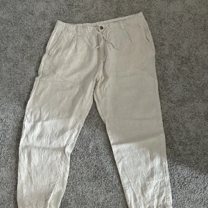 Linnebyxor - Bra skick Sällan använda  Från Zara  Storlek 46~M-L
