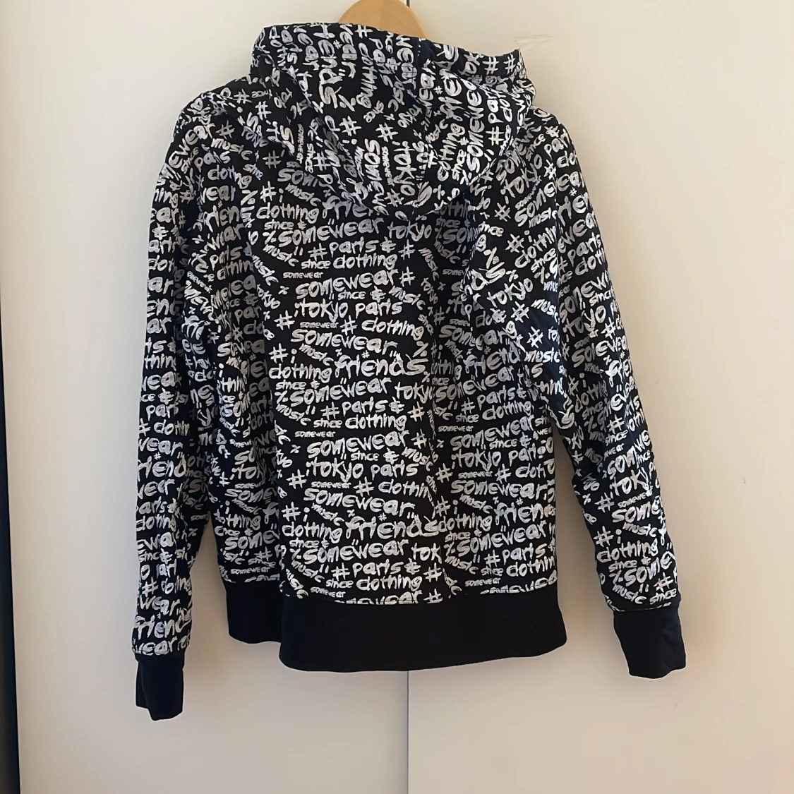 Cool zip up hoodie 🖤 - 90