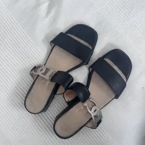 Såå fina skor med liten klack!🖤