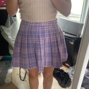 Rutig kjol från new yorker som inte använts längre