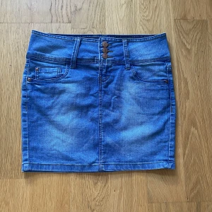 Jeanskjol - Pris går att diskutera!!