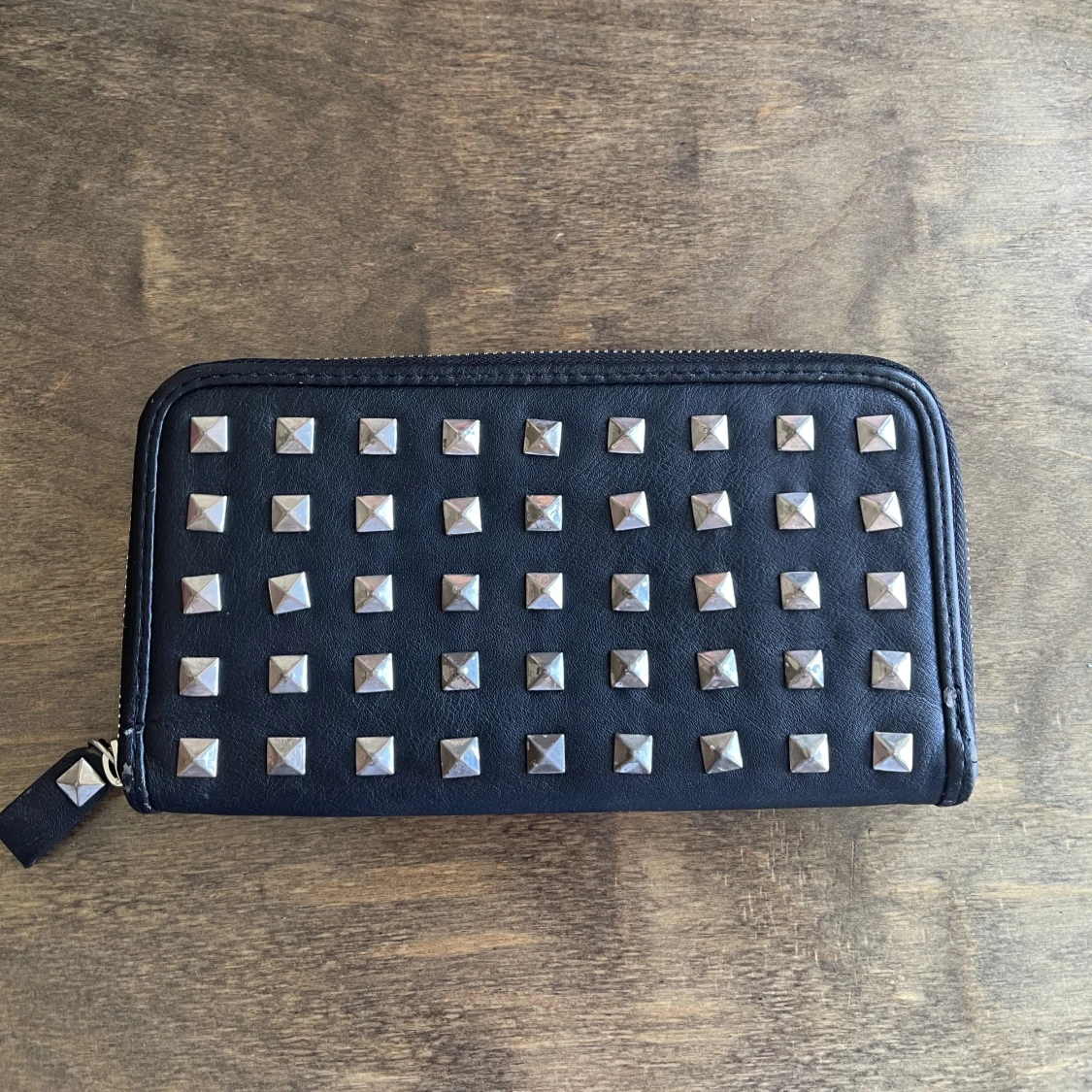 Plånbok med nitar - 90