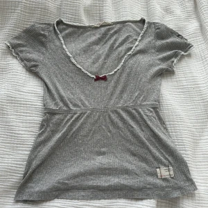 Odd molly tröja  - Säljer min gråa Odd Molly tröja då den också är för liten. 😁 storlek 0