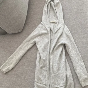 Kofta - Mjuk kofta från name it passar xs s