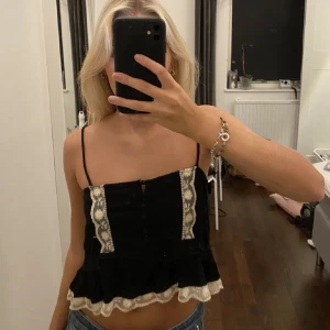 Zara linne - Super gulligt zara linne tryck på köp nu om man vill köpa💞 man kan ha den både bak och fram