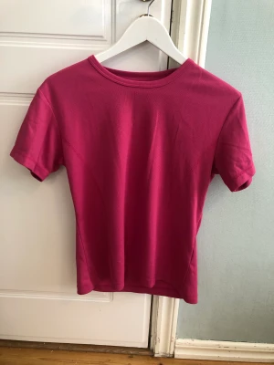 T-shirt träning  - Från SOC strl 38