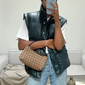 Puffer vest - Oversized leather puffer vest, in good condition