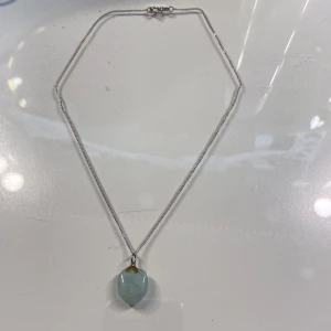 Halsband - Silver halsband med ljusblå Sten på