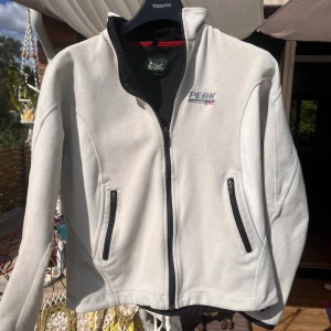 Zip hoodie - Jätteskön och mysigt zip hoodie som inte kommer till användning